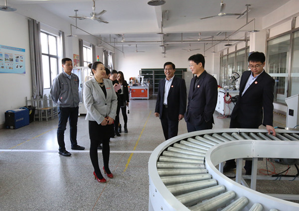 我院与升华电梯集团签约—共建"工业机器人"专业冠名班